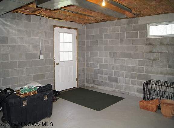 3rd image of 1424 Bradford Ln