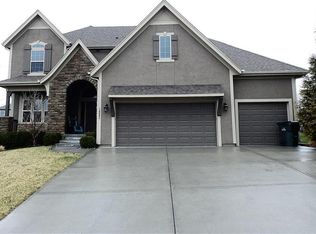 16643 S Marais Dr, Olathe, KS 66062