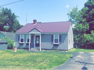 8 Cushman St, Lincoln, ME 04457
