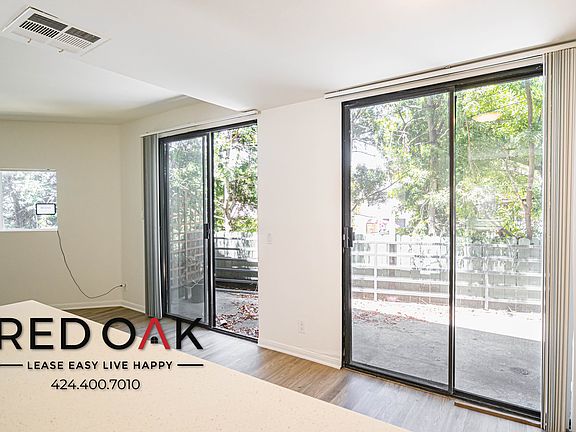 4th image of 2422 Abbot Kinney Blvd #15
