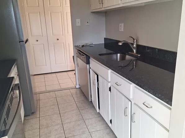 1715 Valley Dr, West Chester, PA 19382
