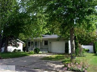 621 S Clinton St, Charlotte, MI 48813