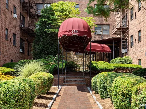 130 Orient Way APT 4H, Rutherford, NJ 07070