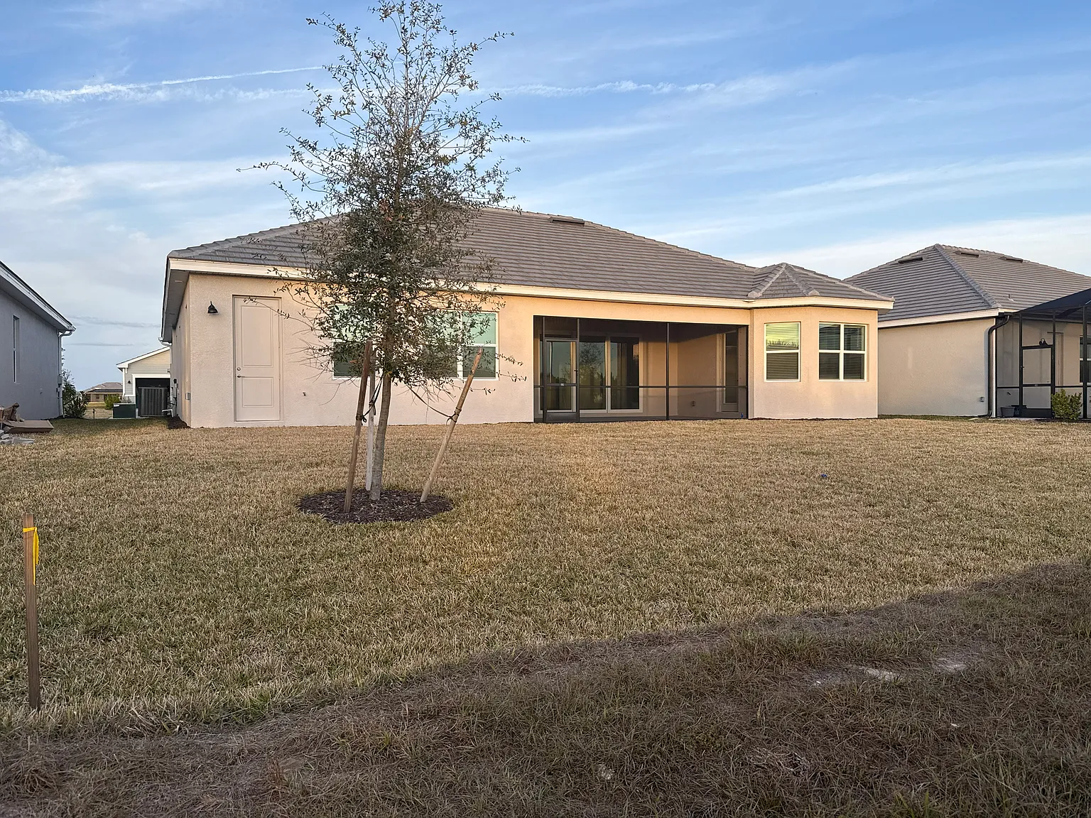 3 bed, 2.5 bath, 2361 sqft, $2,875 — Photo 4