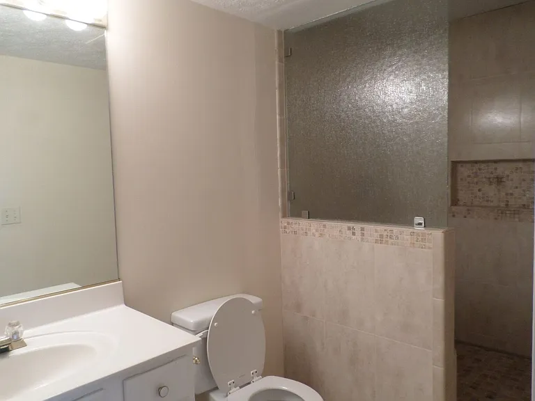 1035 Red Leaf Dr — Photo 16