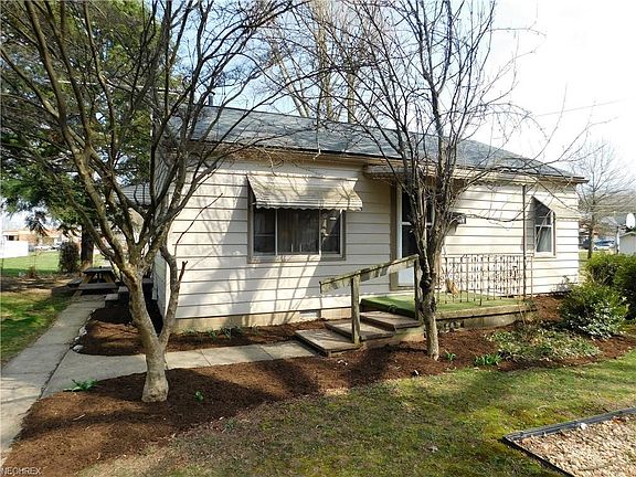 5th image of 832 S Vine St Unit 1/2