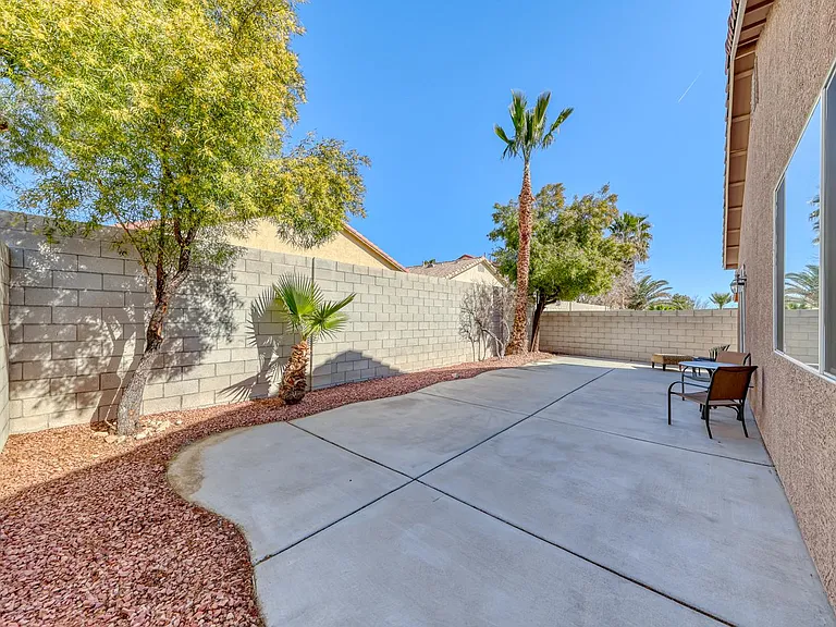 9772 Ridgebluff Ave — Photo 35