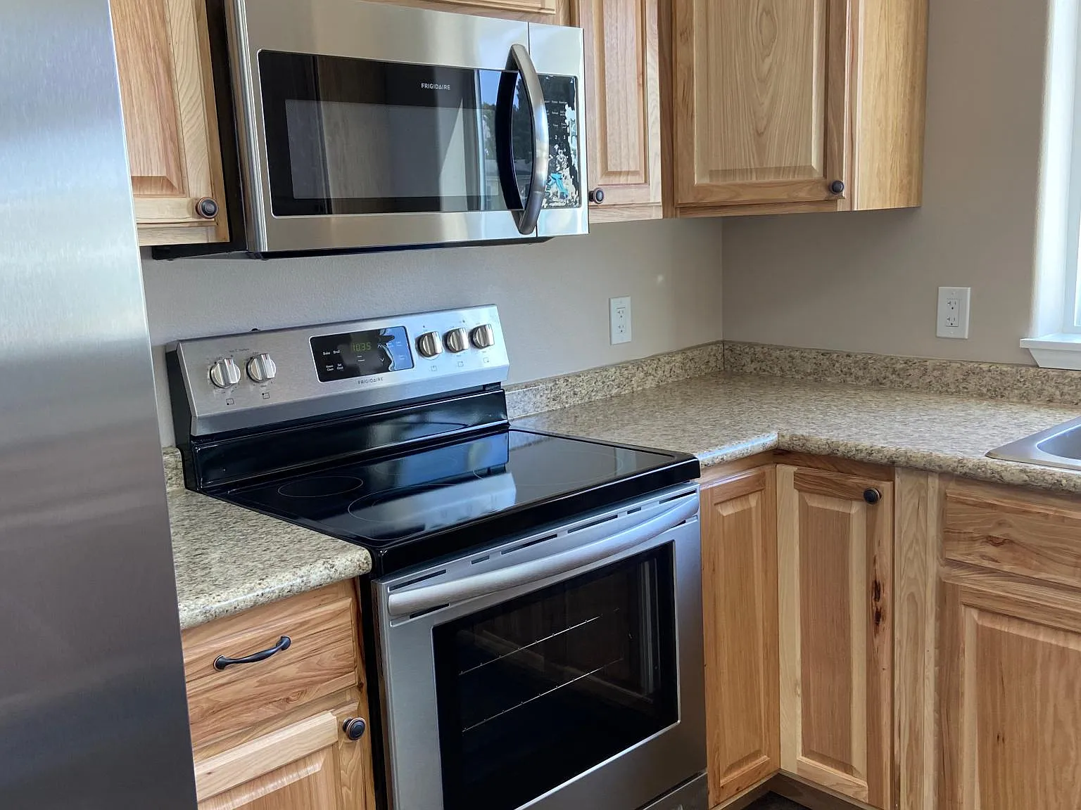 2 bed, 1151 sqft, $2,100 — Photo 3