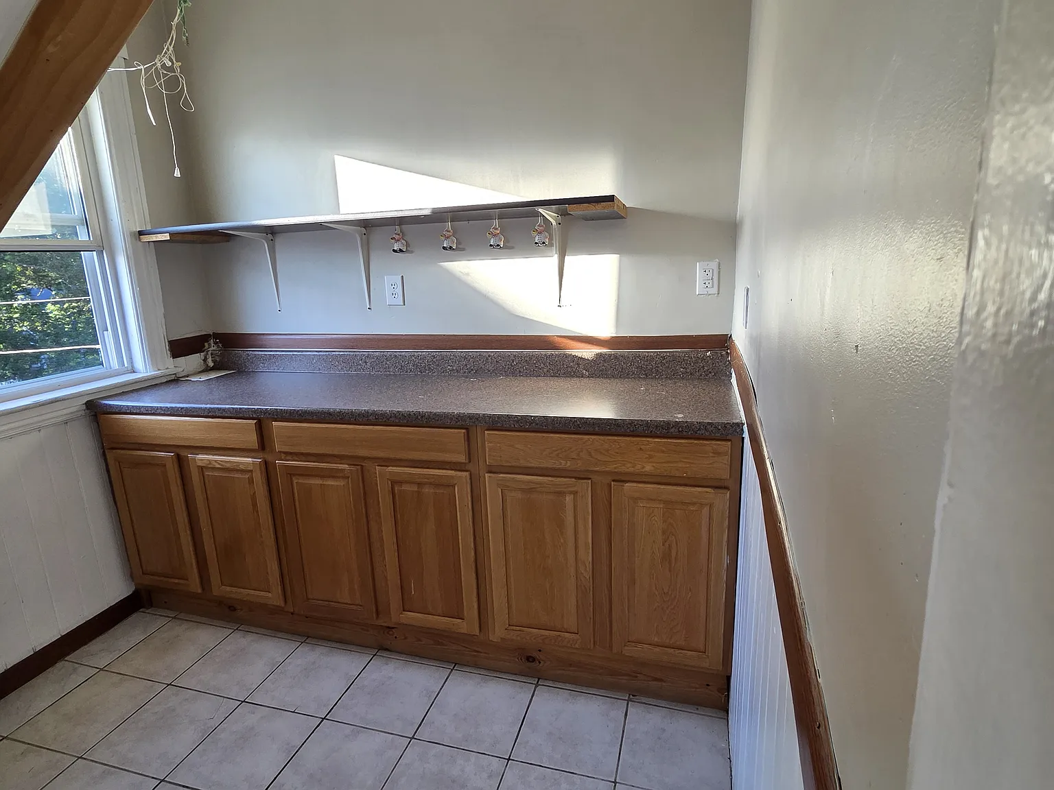 3 bed, 1200 sqft, $2,000 — Photo 2