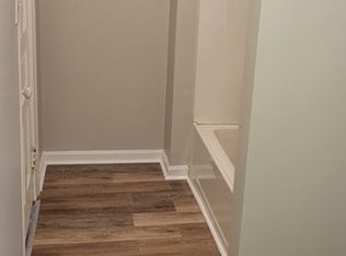 325 Old Washington Pike APT 1, Carnegie, PA 15106