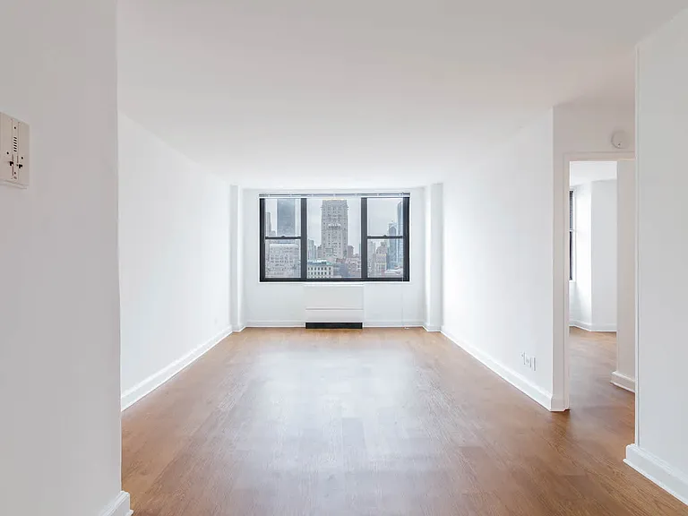 240 E 27th St #25A — Photo 9