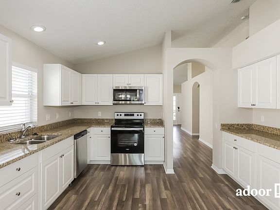 3rd image of 10511 Goldwater Ln