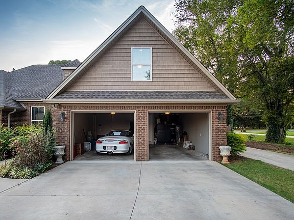 5th image of 124 Rhett Dr