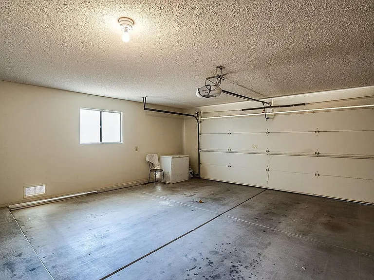 12439 W Tigerseye Dr — Photo 22
