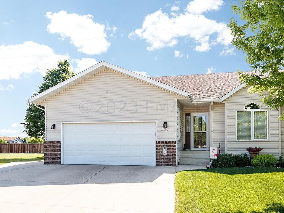 1st image of 852 Lakeridge Pl