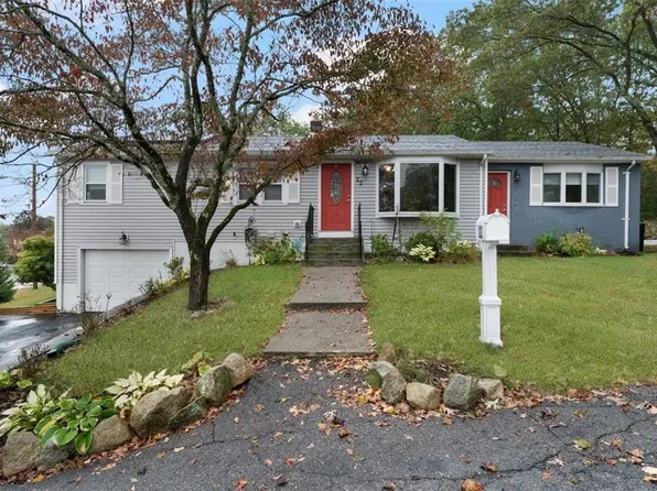 22 Forest Hill Dr, Johnston, RI 02919