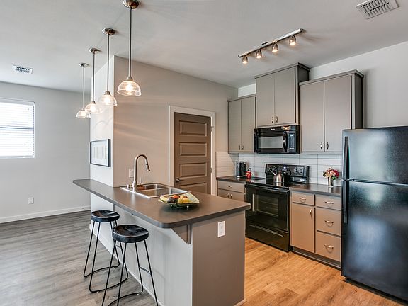 3rd image of 906 W Cannon St APT 212