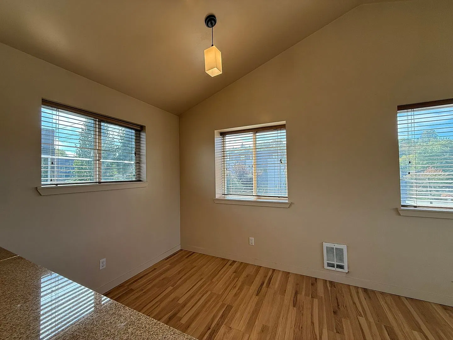 3304 Claremont Ave S — Photo 4