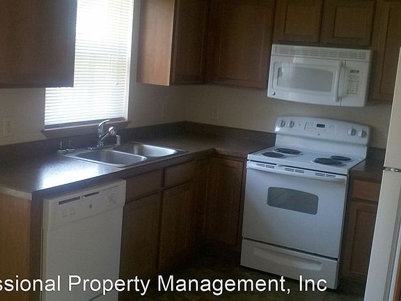 2nd image of 212 Montana Ave
