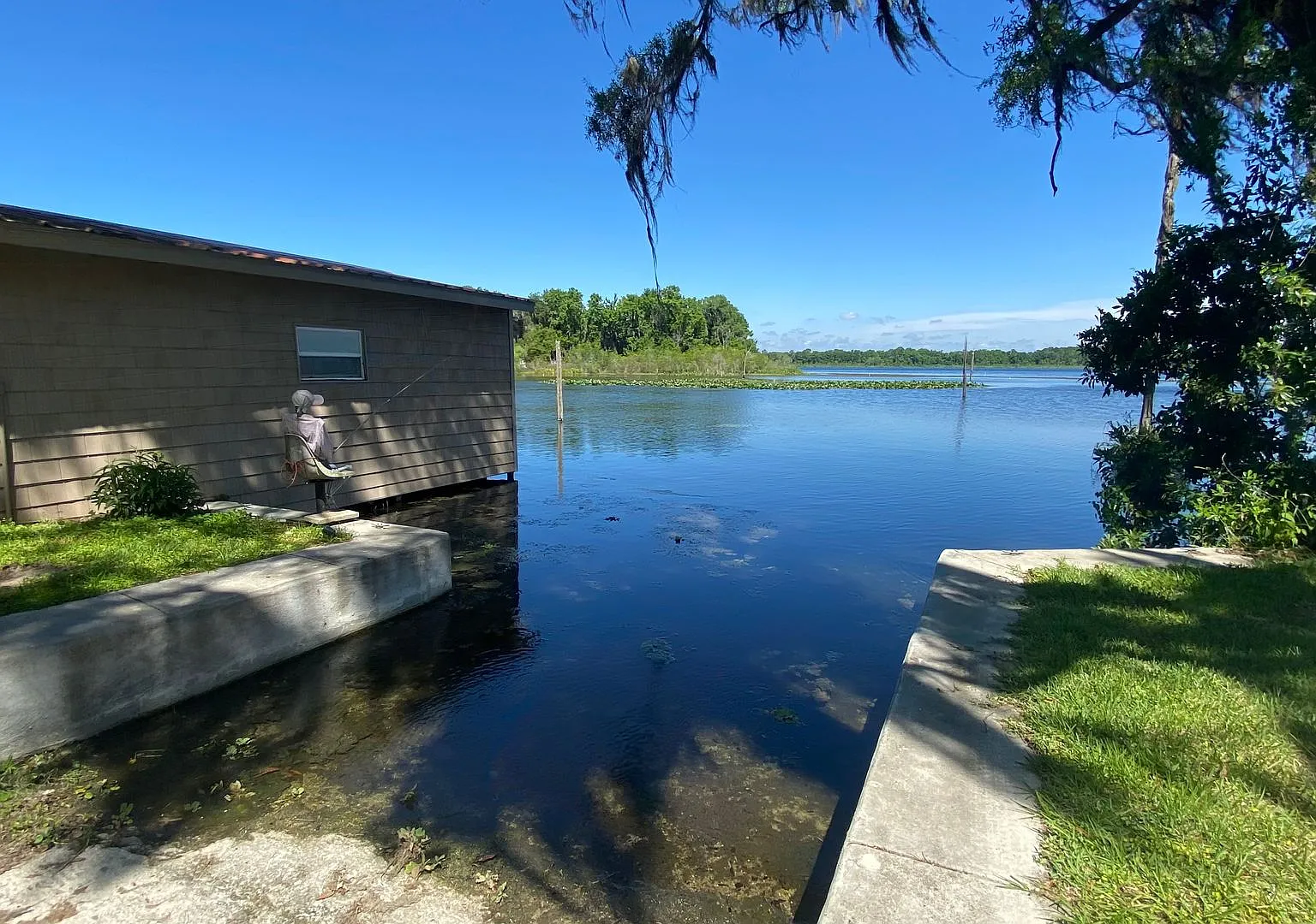 Lake Rousseau Fishing Paradise: The Ultimate Turnkey Retreat — Photo 1