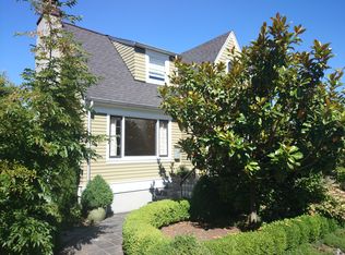 2507 Nob Hill Ave N, Seattle, WA 98109