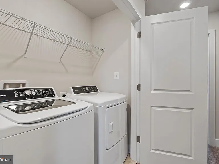 1421 Clingmans Dome Dr — Photo 25