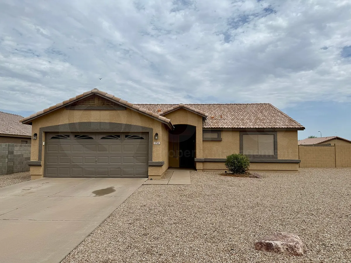 3 bed, 2.0 bath, 1507 sqft, $1,950 — Photo 2