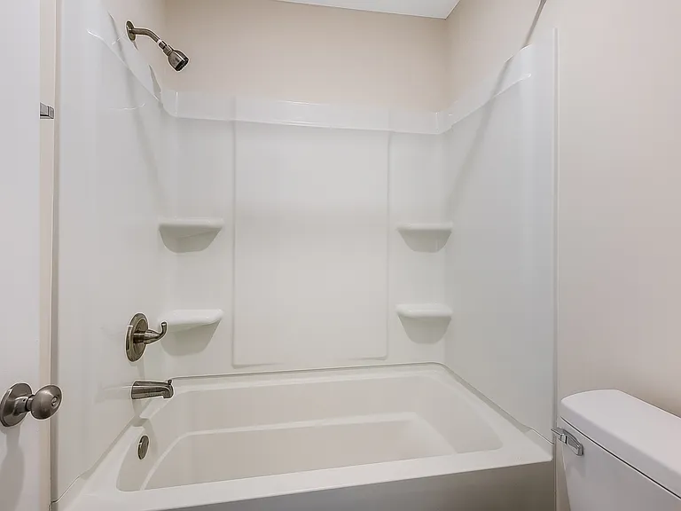 Shared Bathroom Upstairs