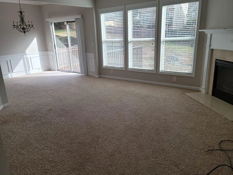 6075 Bentley Way — Photo 2