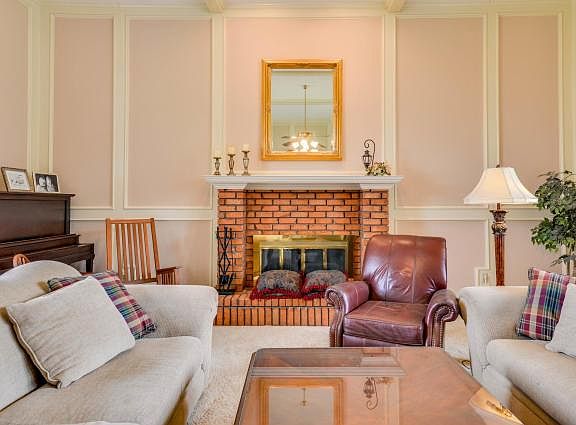 5th image of 5912 Tiffany Ct