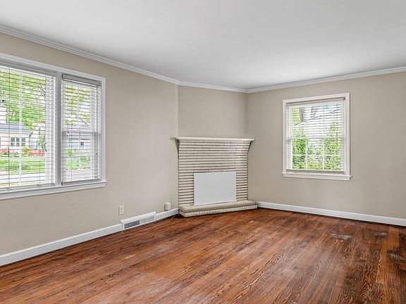 4th image of 2009 Fernwood Dr