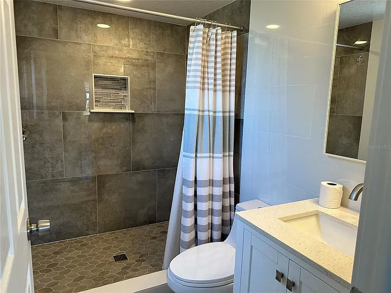 12500 Capri Cir N #401 — Photo 23