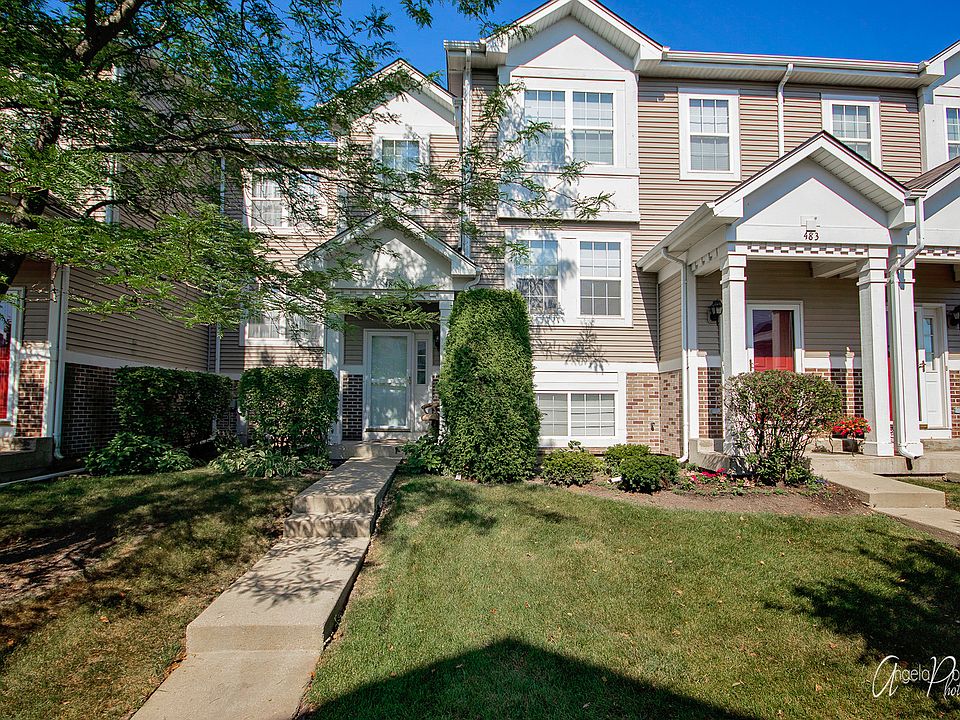 1st image of 484 Holiday Ln #484