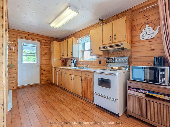 4th image of 24 26 Beauvoir Rd W #6