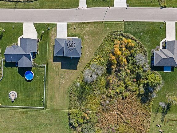 3rd image of 350 Lake Breeze WAY