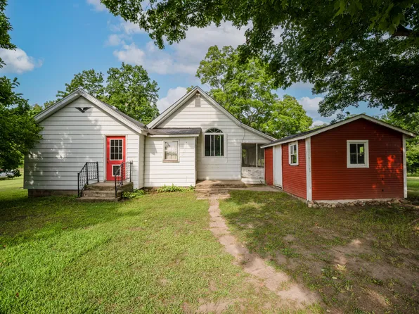 87 44th St, Bloomingdale, MI 49026