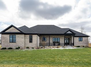 8811 Meadow Lake Trl, Rockford, IL 61114