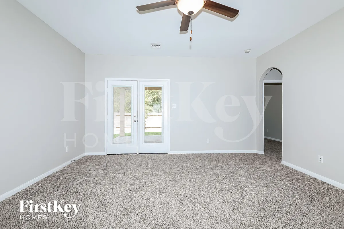 Building Photo - 8981 Oval Glass St