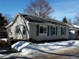 9149 Butternut Rd, Whitmore Lake, MI 48189