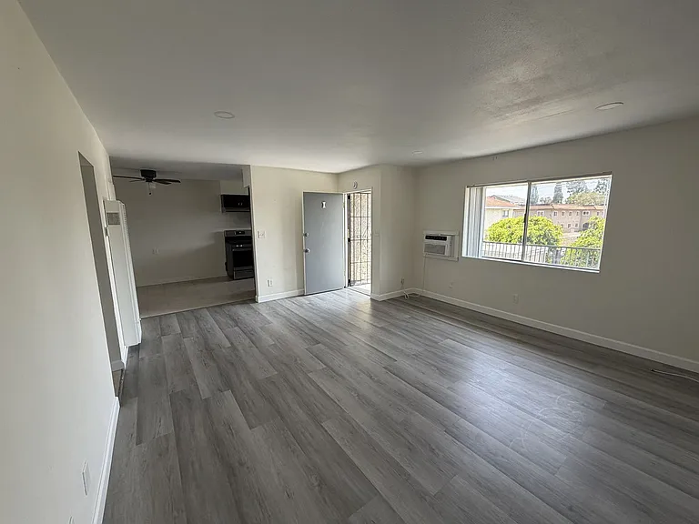 5791 Kingman Ave — Photo 1