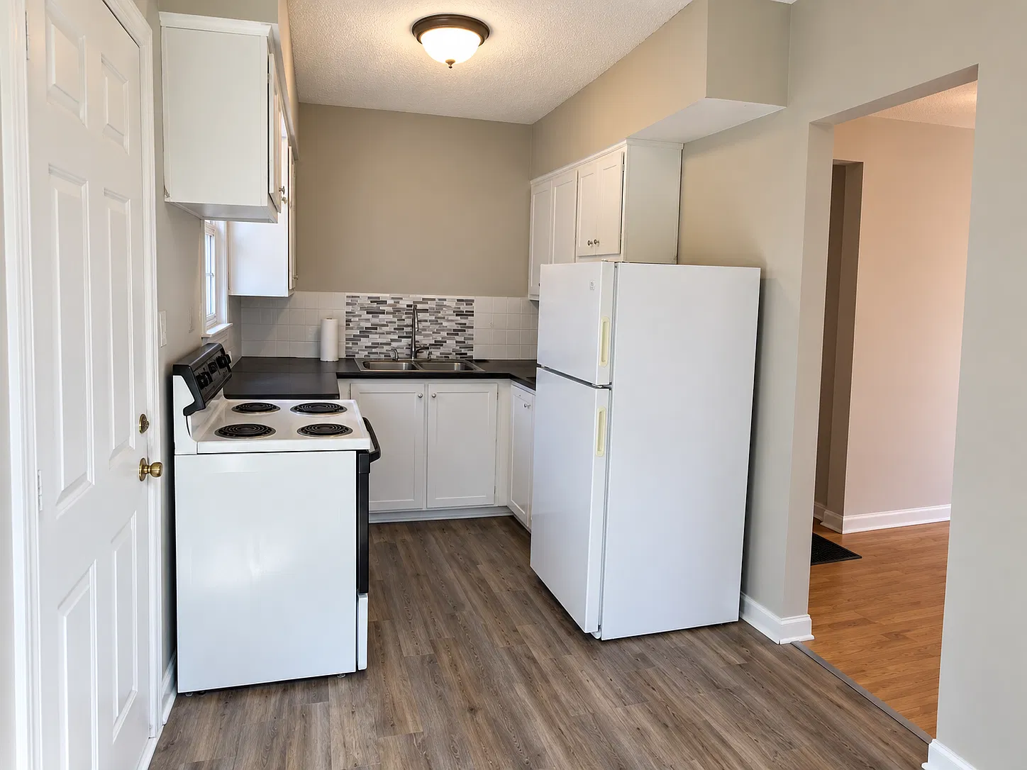 1 bed, 528 sqft, $585 — Photo 3