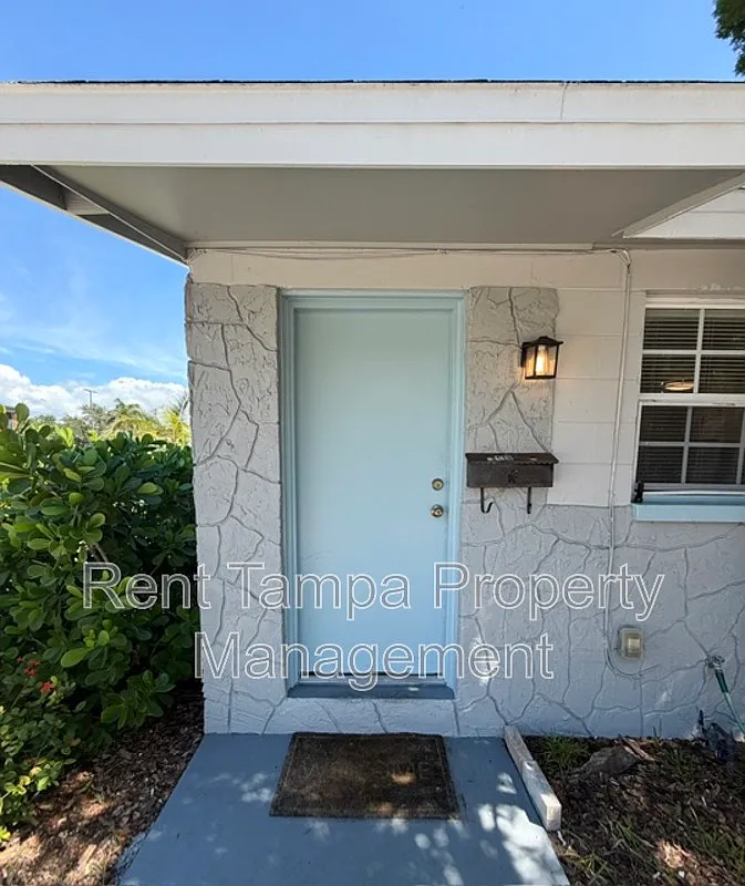 1 bed, 1.0 bath, 550 sqft, $1,350 — Photo 2