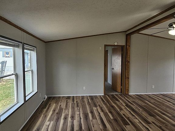 5th image of 2737 W Washington Ctr #284