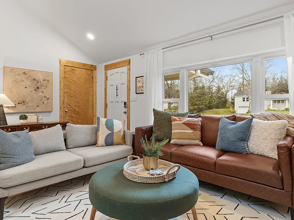 111 Bee Branch Blvd