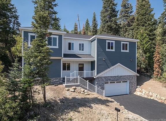 3rd image of 420 Aspen Dr