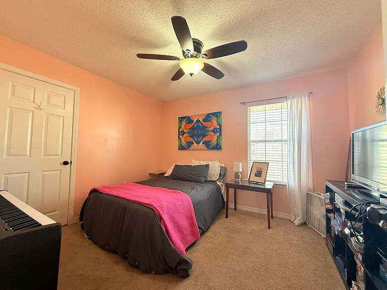 2414 Heritage Cir — Photo 28