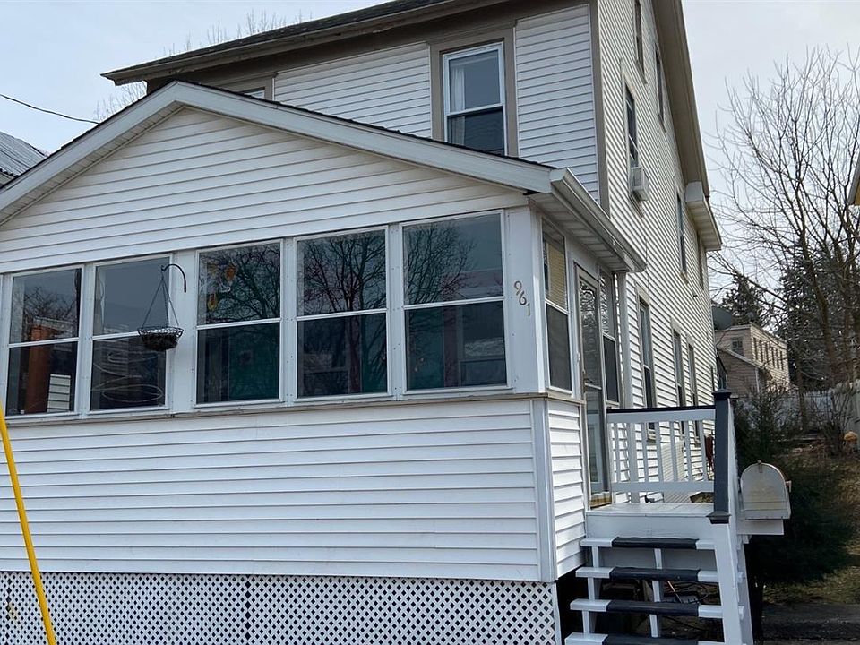 1st image of 961 Columbia St