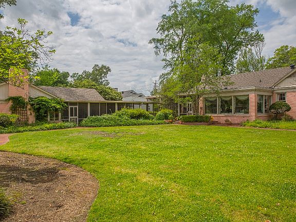 5th image of 1310 Forsythe Ave