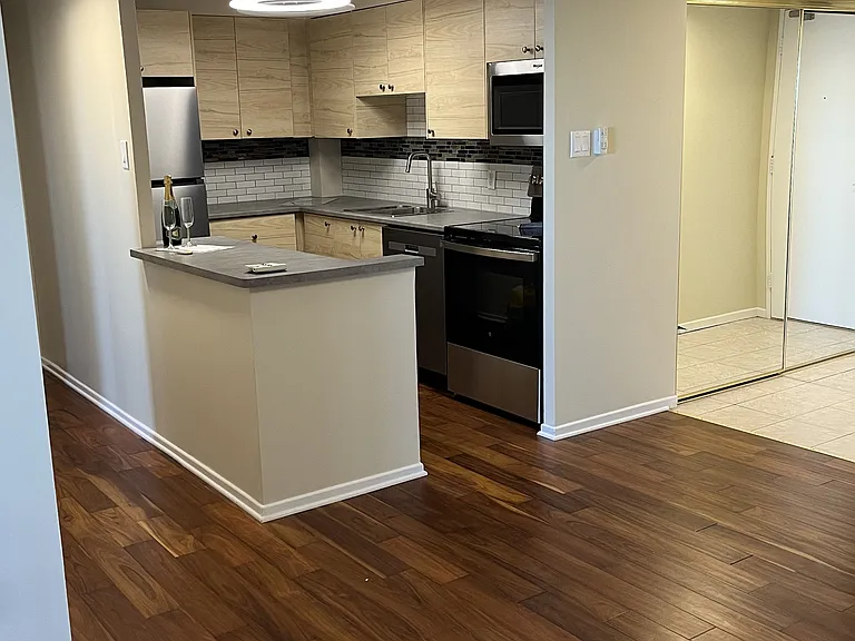 158 C McArthur Ave #Penthouse 6 — Photo 10