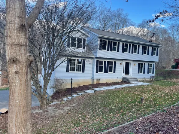 26 Columbia Drive, New Fairfield, CT 06812